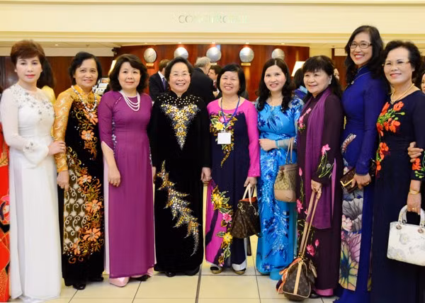 Duoc si Le Thi Binh: Sau su nghiep thanh cong la gia dinh hanh phuc