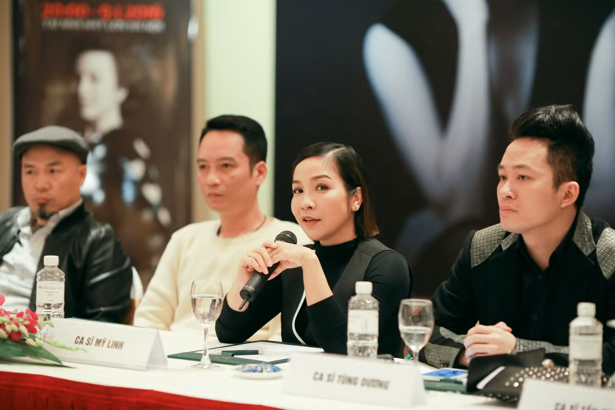 Diva My Linh cam on khach hang spa bang live concert dinh cao