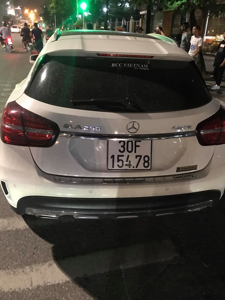 Tai xe Mercedes dam 2 nguoi phu nu di xe may tu vong khai gi?