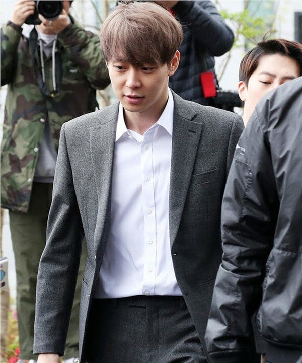 Yoochun lao dao vi be boi ma tuy, hai mau con lai cua JYJ o dau?