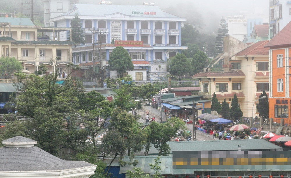 Toàn cảnh khu chợ nằm giữa trung tâm thị trấn Tam Đảo.