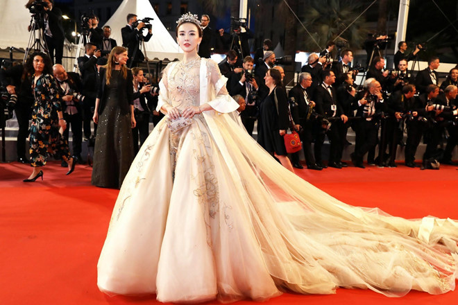 My nhan Trung Quoc bo hang nghin USD mua ve du tham do Cannes-Hinh-3