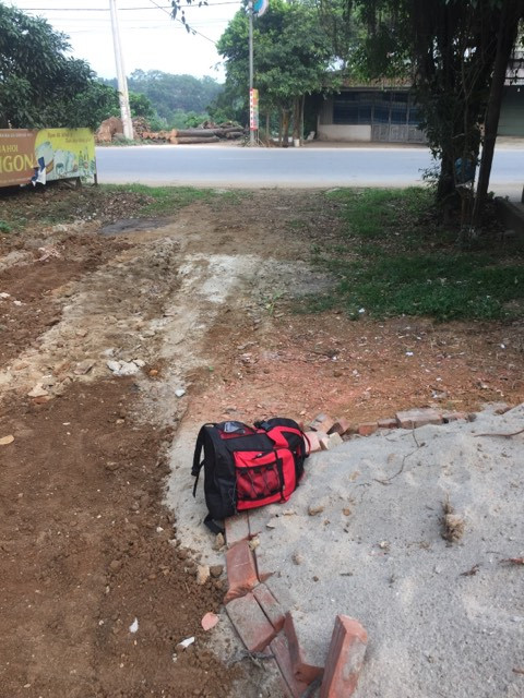 Nhat duoc ba lo co 6 trieu dong, gia dinh giao vien tra lai cho kho chu