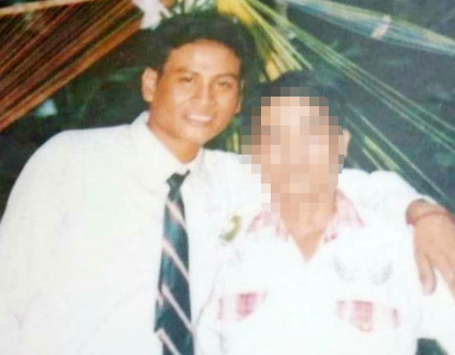 Phut kinh hoang cua co dau bi chong cu ruot chem tai tiec cuoi