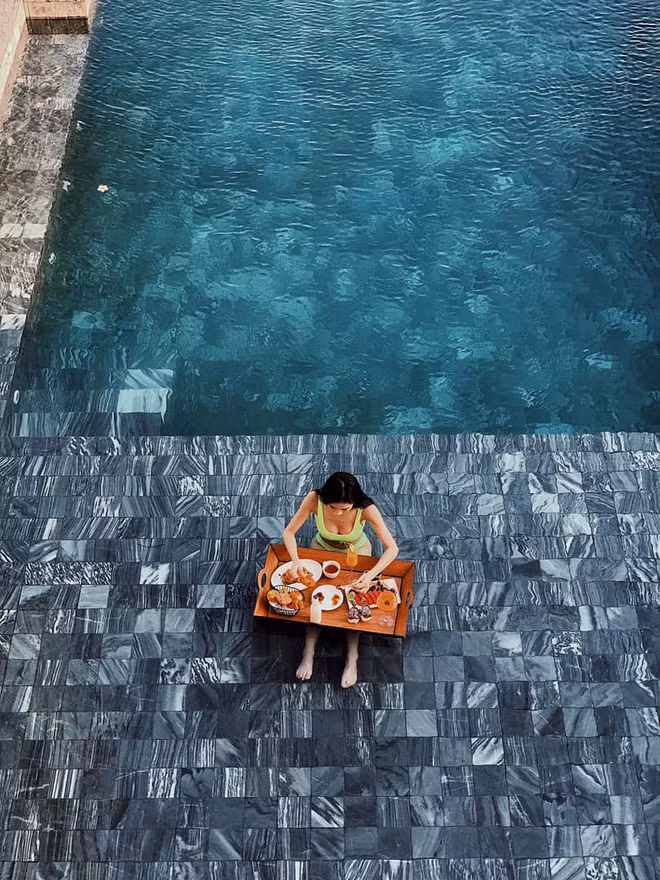 Dan my nhan showbiz Viet “dua nhau” tha dang ben bo bien, ho boi-Hinh-2