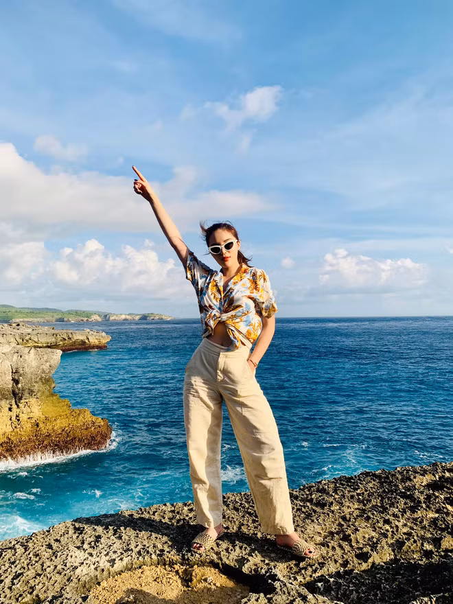 Dan my nhan showbiz Viet “dua nhau” tha dang ben bo bien, ho boi-Hinh-8