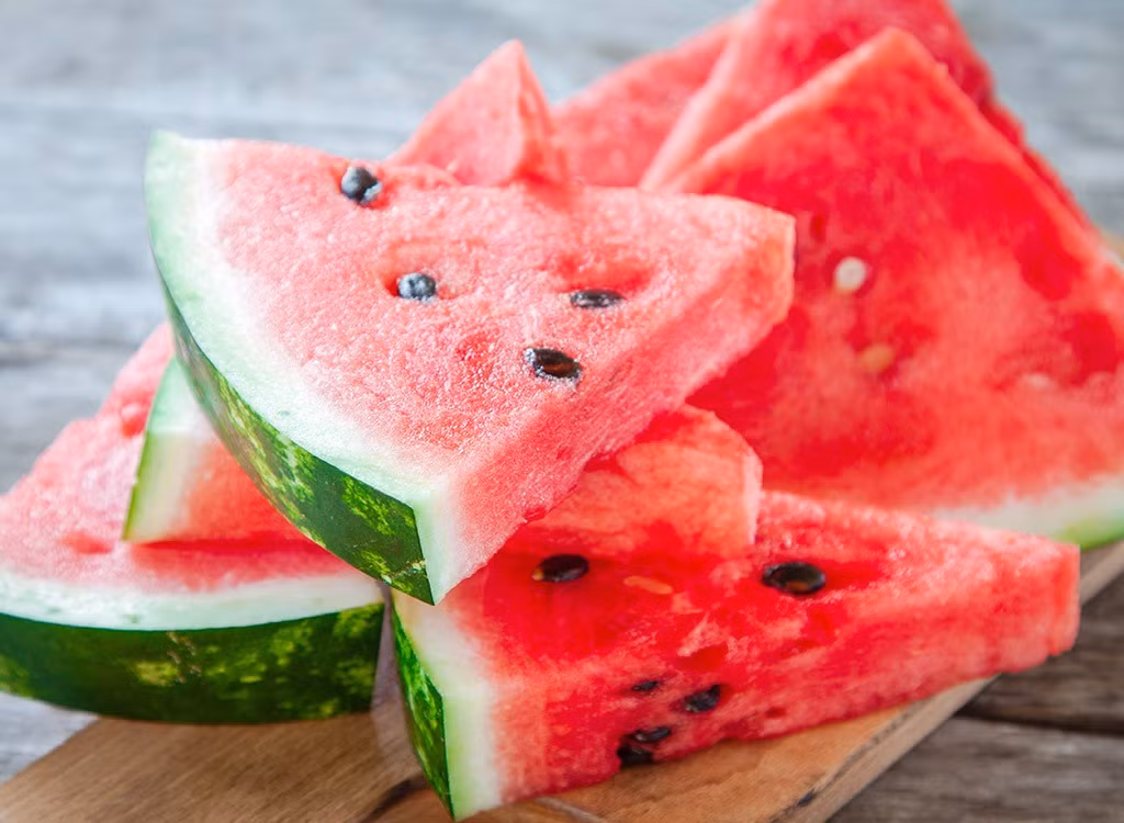 Các nghiên cứu trong vài năm gần đây khẳng đỉnh rằng citrulline, một amino axit, được tìm thấy trong dưa hấu có thể giúp ích cho những người bị rối loạn cương dương ở mức độ nhẹ và trung bình.