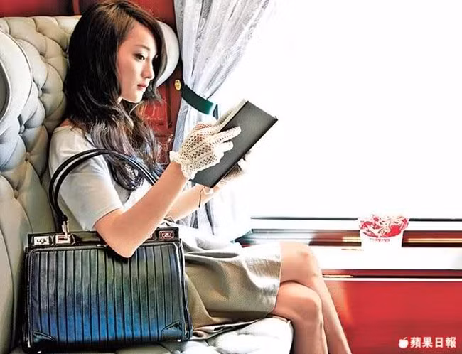 Nữ diễn viên đã có một khoảng thời gian ngắn trải nghiệm văn hóa Hà thành và tham quan những di tích lịch sử nổi tiếng.