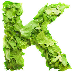 Nếu bạn đang sử dụng một số loại thuốc làm loãng máu, chống đau tim và đột quỵ thì cần duy trì liều lượng vitamin K bổ sung.