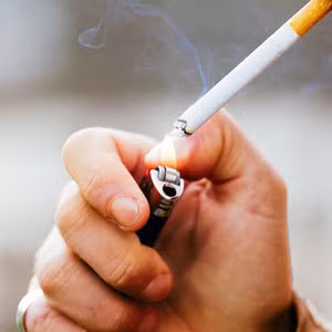 Việc uống bổ sung beta carotene ở những người hút thuốc lá làm tăng nguy cơ bị ung thư phổi.