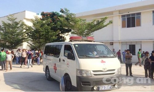 Ghen tuong, con re dung dao dam chet cha vo va vo-Hinh-3