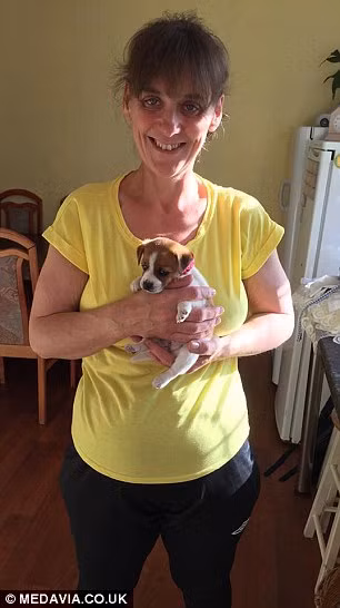 Rắc rối đầu tiên là khi giảm cân quá nhiều và nhanh chóng, lượng da giãn ra khi còn "phì nhiêu" không thể thu lại, kéo theo nó là các vết rạn da khó mờ trên cơ thể.