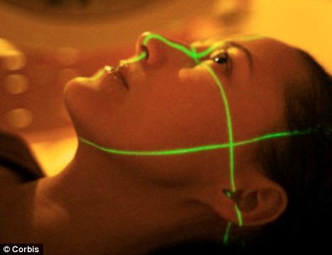 Ông cho rằng xạ trị đã được sử dụng cho một số bệnh nhân ung thư da nhất định như ung thư da tế bào đáy và ung thư da tế bào vảy.