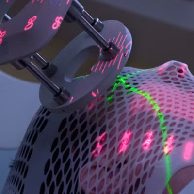 Và điều này đồng nghĩa rằng, với một số bệnh nhân ung thư da, xạ trị khiến bệnh tình họ thêm nặng.