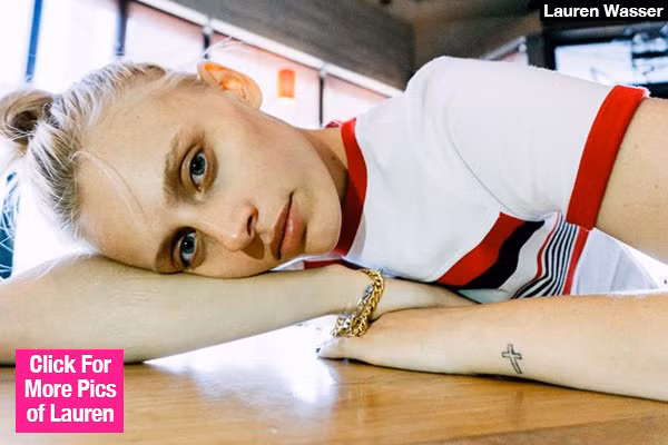 Lauren Wasser, một người mẫu ở California, Mỹ đã bị mất một chân và thậm chí suýt mất mạng vì hội chứng sốc độc do dùng tampon.