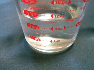 Các nhà nghiên cứu đã phát hiện ra rằng những người hạn chế mức calo tiêu thụ từ 1.400-2.000 calo (ít hơn so với chế độ ăn phương Tây khoảng 25%) là người có trái tim khỏe mạnh và nó hoạt động như trái tim của người đó 15 năm trước.