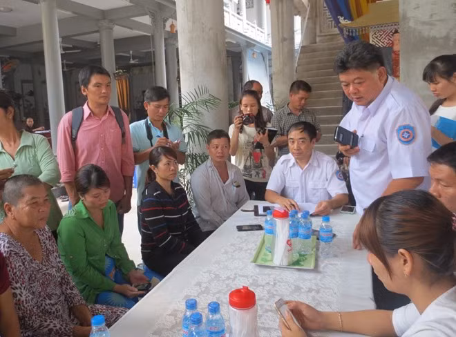 Tim thay thi the 11 nguoi vu no tau ca tren bien Con Dao