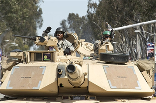 My trung qua, cung cap 200 xe tang Abrams cho khach hang