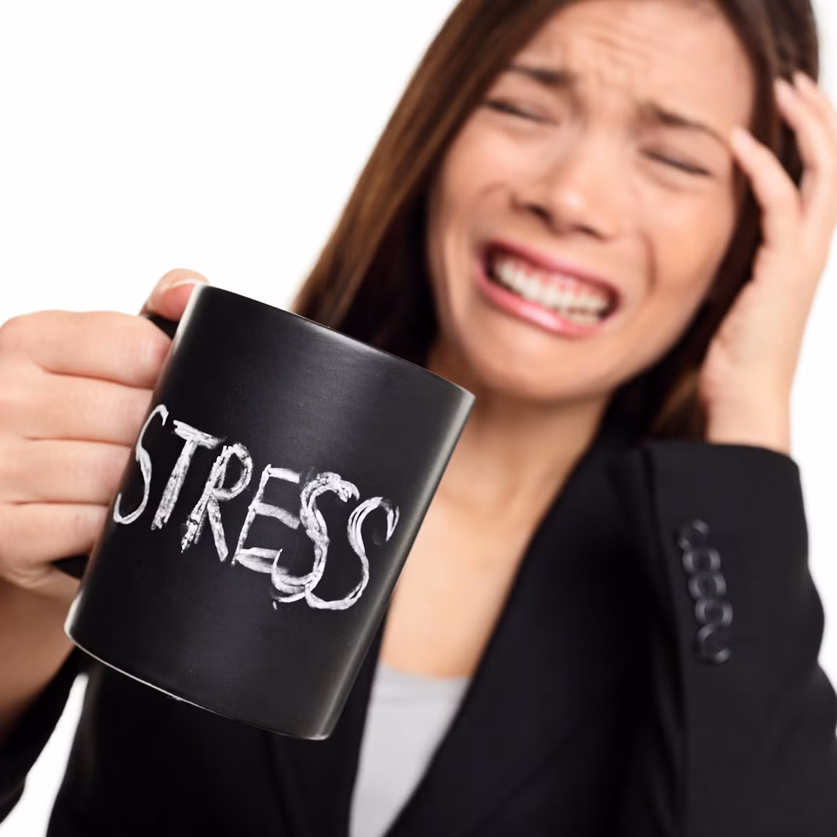 Khi stress, cơ thể sẽ phản ứng bằng cách sản sinh ra một số hormone khiến lượng đường trong máu tăng cao, tăng nguy cơ bị đái tháo đường.