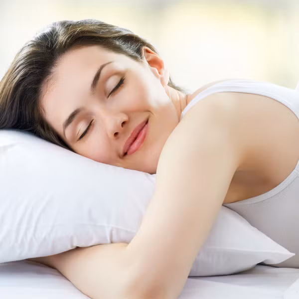 Việc thiếu ngủ thường xuyên và ngủ không ngon giấc dễ khiến bệnh tiểu đường "gõ cửa". Hãy cố găng tạo cho mình một giấc ngủ ngon, sâu để bảo vệ cơ thể khỏi bệnh.