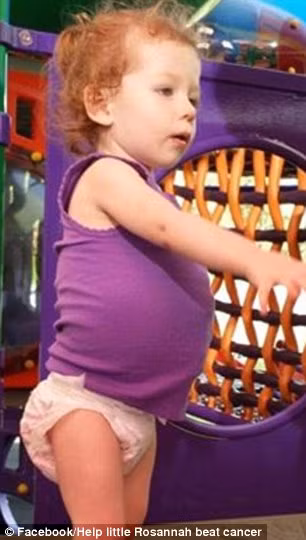 Khi Rosannah 3 tháng tuổi, các bác sĩ đã khẳng định em bị u nguyên bào thần kinh, một dạng u rắn ngoài não thường gặp ở trẻ, ở giai đoạn 3 và khối u ung thư của em đã nặng tầm 6-8 kg..