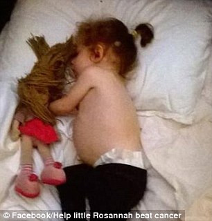 Mẹ bé đang hi vọng kết quả những lần hóa trị gần đây sẽ đem lại tin vui cho cả gia đình.