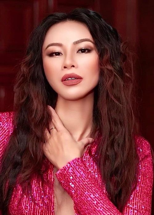 Nhiều người cho rằng đám cưới của á hậu sinh năm 1992 sẽ sớm diễn ra.