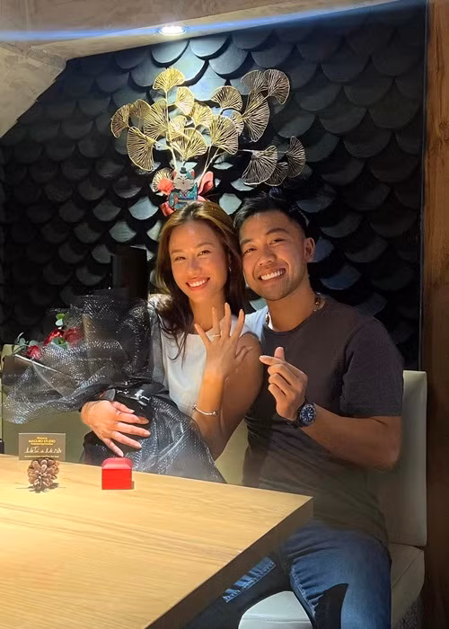 Á hậu Yến Nhi là sao Việt được cầu hôn cận Tết Nguyên Đán 2023.