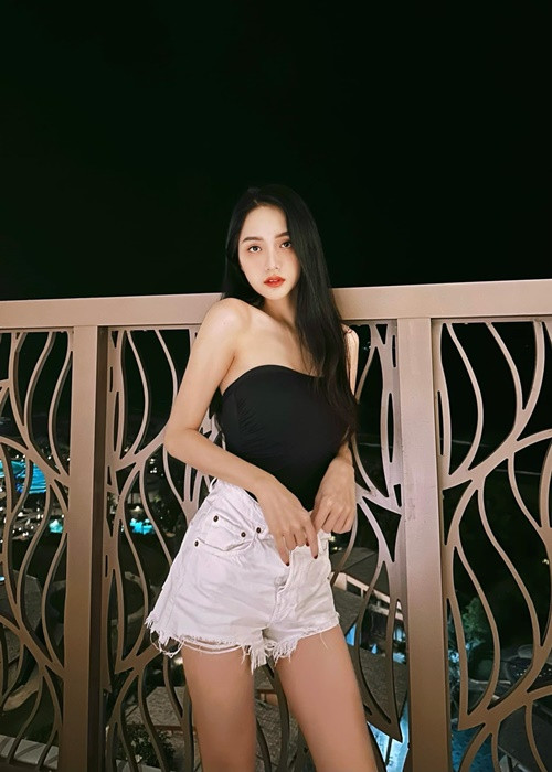 Bị nghi có tình mới, nữ ca sĩ vừa lên tiếng phủ nhận. Ảnh: FBNV