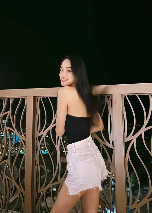 "Độc thân vui tính, không có bạn trai người Hàn nào hết nha cứu tôi", Hương Giang viết trên trang cá nhân. Ảnh: FBNV