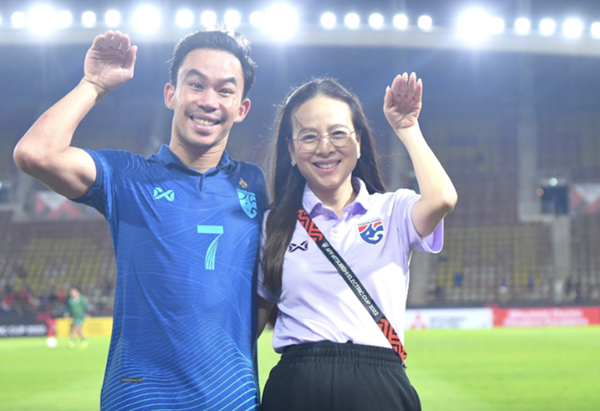 Nu ty phu thuong them 3,5 ty dong cho tuyen Thai Lan