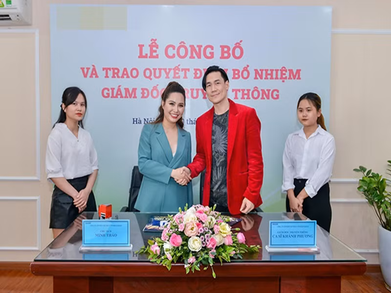 Hồi tháng 5/2022, Khánh Phương trở thành giám đốc truyền thông của một tập đoàn hoạt động rất nhiều lĩnh vực như nhập khẩu, phân phối sản phẩm chăm sóc sức khỏe, sắc đẹp, đào tạo, thời trang, bất động sản. Ảnh: Dân Việt