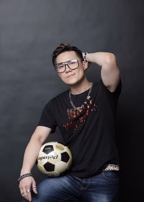 Mới đây, theo Zing, Khánh Phương đang là cổ đông lớn nhất một công ty bất động sản. Ảnh: FBNV