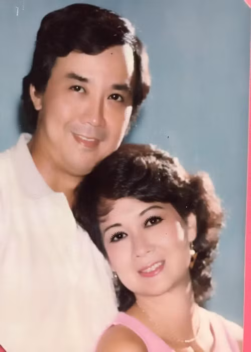 Nghệ sĩ Bảo Quốc cho biết, bố vợ vốn không thích con rể là nghệ sĩ nên không tán thành cuộc hôn nhân này. Tuy nhiên, ông và vợ kiên trì bảo vệ tình yêu. Ảnh: Người lao động