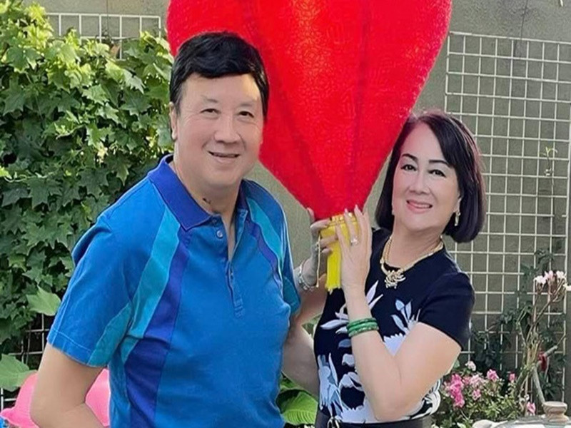 Bảo Quốc luôn chủ động nhường nhịn bà xã. Khi vợ mắc lỗi, ông luôn ứng xử một cách nhẹ nhàng. Khi vợ đưa ra ý kiến, ông sẽ lắng nghe. Ảnh: Vietnamnet