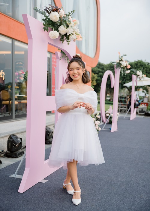 Theo Hoài Phương, con gái rất hiểu chuyện và thông cảm cho bố mẹ khi cả hai bận công việc thiện nguyện.