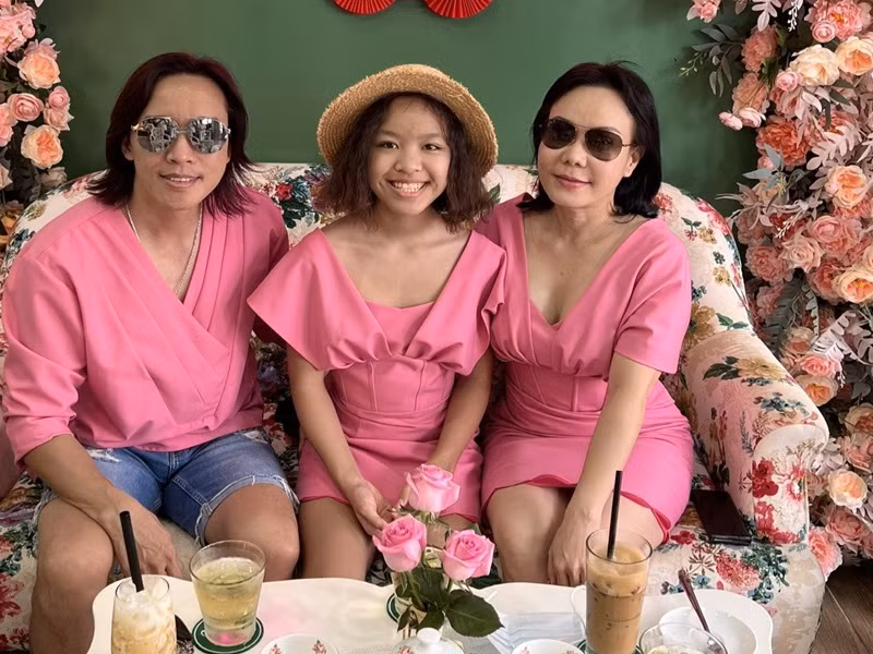 Ở Việt Nam, con gái Việt Hương học tại một trường quốc tế.