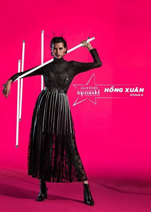 Phía bà Trang Lê - giám đốc sản xuất, tổng đạo diễn của Vietnam's Next Top Model cho biết, bà đứng ra giải quyết mâu thuẫn trong ngôi nhà chung, Hồng Xuân vẫn có mặt ở đó với một chiếc mũi lành lặn. Ảnh: Zing