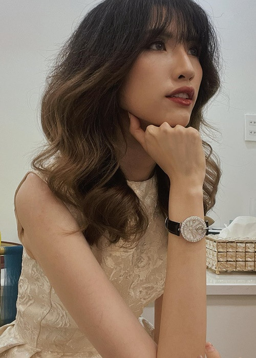 Chân dài sinh năm 1996 nhấn mí, độn cằm, nâng mũi, thay răng.