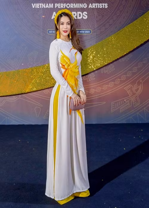 Cách đây không lâu, Trương Ngọc Ánh diện áo dài tham gia một sự kiện.