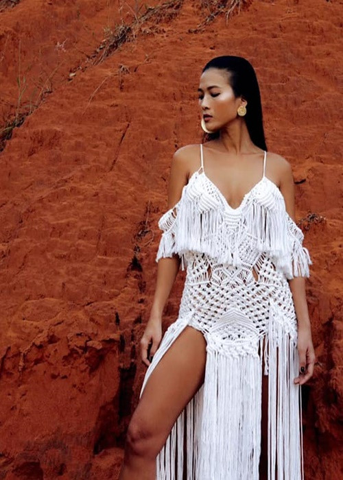 Vóc dáng săn chắc của bà mẹ hai con được nhiều người ngưỡng mộ.