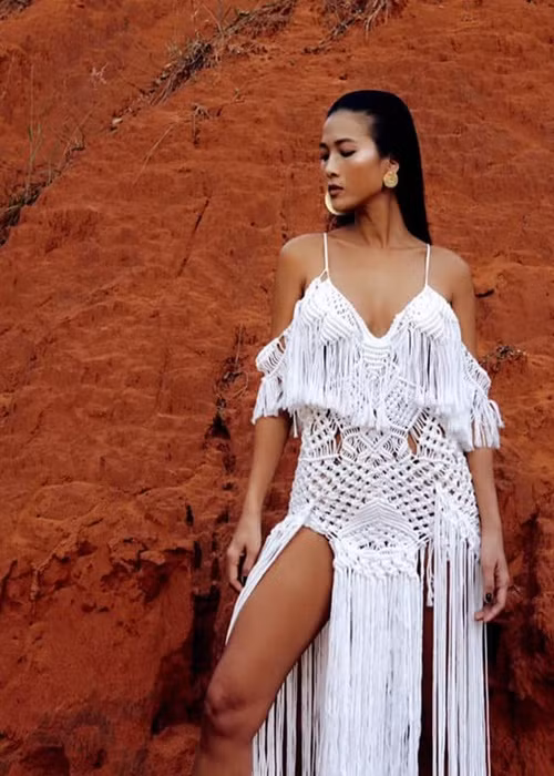 Vóc dáng săn chắc của bà mẹ hai con được nhiều người ngưỡng mộ.