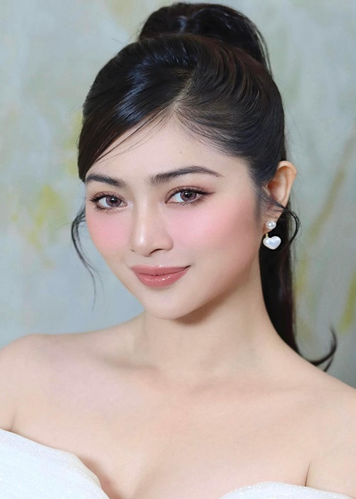 Thanh Trúc từ chối chia sẻ chuyện tình cũ với Khương Ngọc. "Khi mình nhắc đến, có thể người cũ sẽ không vui và hiểu nhầm đang lợi dụng chuyện cũ PR tên tuổi. Đó chắc chắn không phải là cách Trúc muốn mình đến với công chúng", cô nói. Ảnh: FBNV