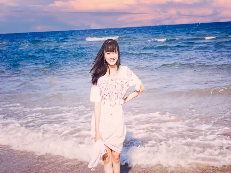 "Nhiều người không có cơm để ăn nhưng mình có cơm ăn, tuy không có thịt nhưng chan sữa, đổ đường vào ăn. Bố mẹ tôi công tác trong quân đội nên được phát sữa phân phối. Tôi nghĩ đó là hạnh phúc và sung sướng hơn rất nhiều người rồi", cô nói. Ảnh: FBNV