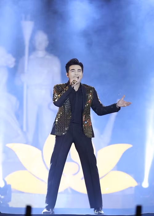 Đến năm 2022, Minh Quân giảm 20 kg sau thời gian nghiêm túc tập luyện. Ảnh: FBNV