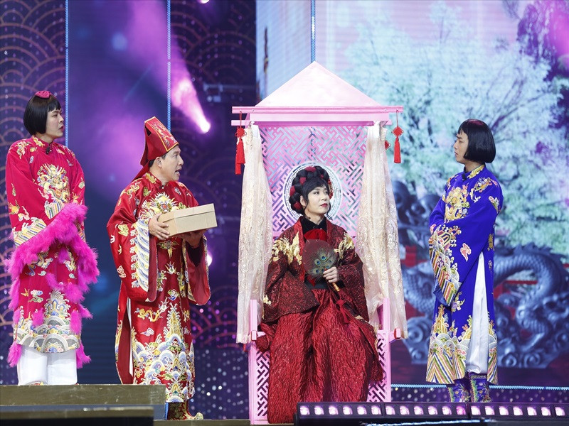 Giống như mọi năm, phải đợi đến đêm giao thừa, khi Táo Quân lên sóng khán giả mới được thưởng thức trọn vẹn nội dung chương trình.