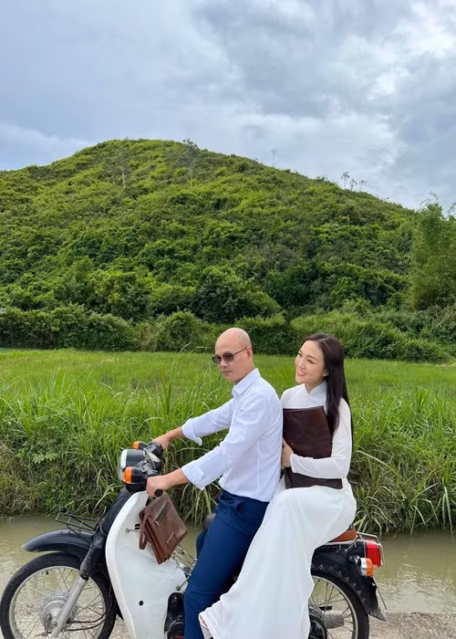 Năm 2011, Phan Đinh Tùng và Thái Ngọc Bích đính hôn. 1 năm sau, cặp đôi tổ chức đám cưới.