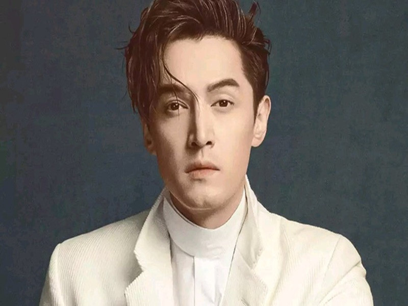 Hồ Ca từng vướng tin đồn hẹn hò với không ít mỹ nhân xứ Trung như: Dương Mịch, Lâm Y Thần, Lưu Thi Thi, Đường Yên, Vương Hiểu Thần. Ảnh: VTV