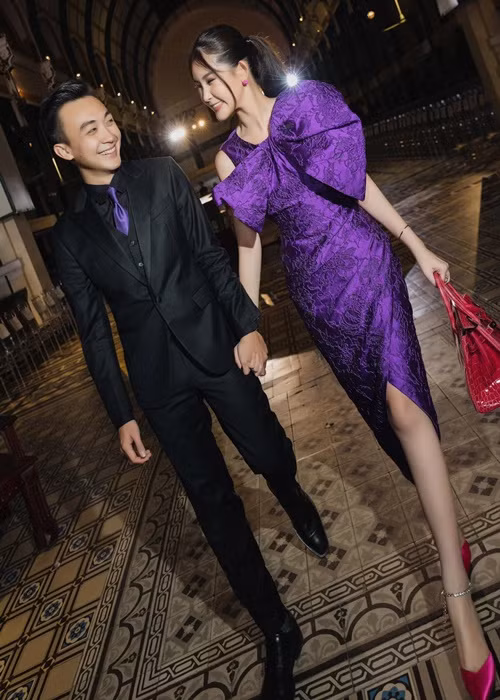 Lê Âu Ngân Anh và Phan Tô Ny kết hôn năm 2022. Trong cuộc phỏng vấn với Arttimes, Tô Ny cho biết, vợ chồng anh dự định sau một đến hai năm nếu cảm thấy phấn khởi và hứng thú quá sẽ có con.