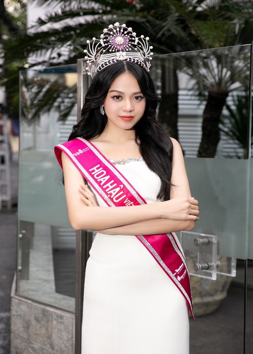 Người đẹp đến từ Đà Nẵng xuất hiện với vẻ ngoài lộng lẫy trước công chúng.